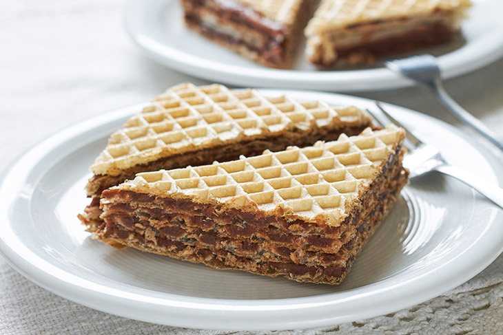 Wafle z nadzieniem orzechowym